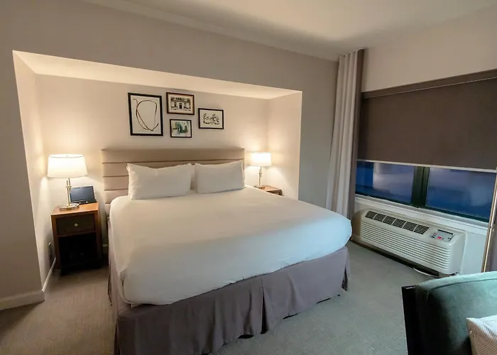 Claridge House Chicago, Tapestry Collection By Hilton 4* Chicago