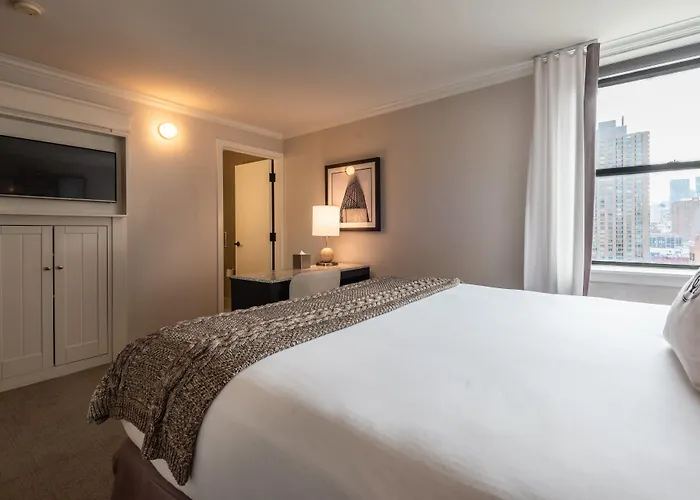 Claridge House Chicago, Tapestry Collection By Hilton 4*