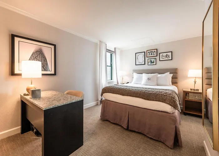 Claridge House Chicago, Tapestry Collection By Hilton Hotel 4*