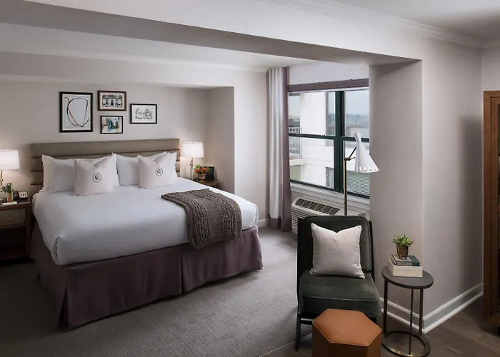 Claridge House Chicago, Tapestry Collection By Hilton Chicago